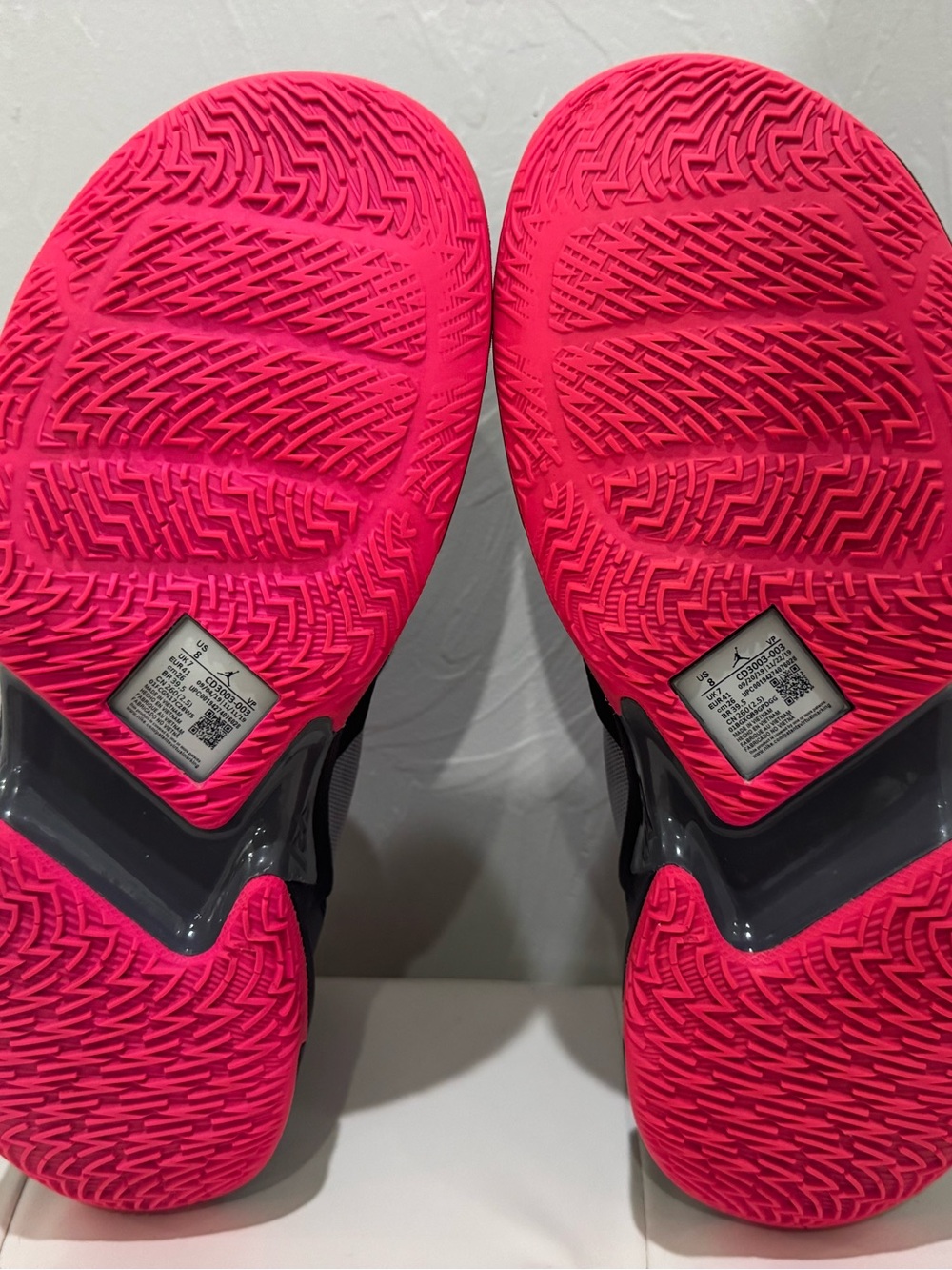 Jordan Men's Athletic Shoes Gray and Pink - Picture 6 of 7